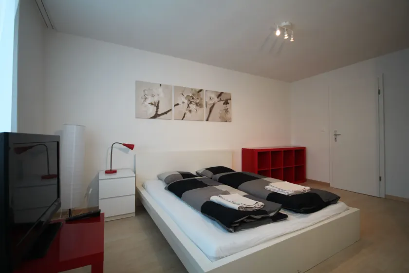 ZH Red 3 - Letzigrund HITrental Apartment - Image 1