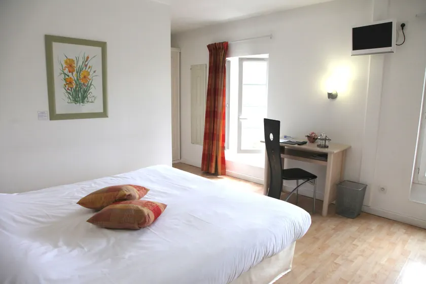 Hôtel Continental - Image 1