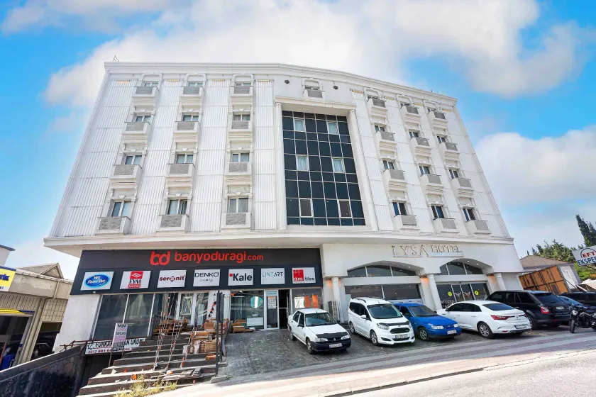 Marina Park Hotel - Image 1