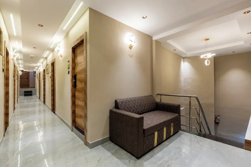 Hotel Zara International - Image 1