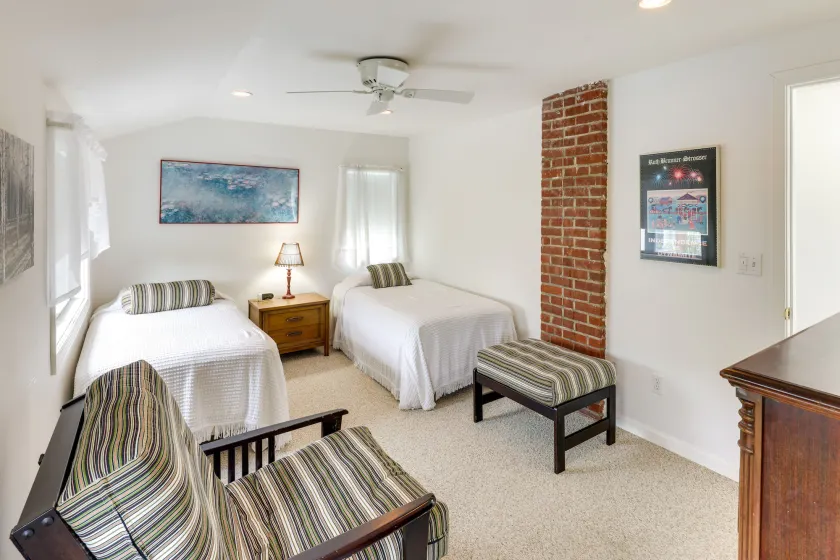 Charming Old Saybrook Home: Half-mi to Sand & Sea! - Zimmer