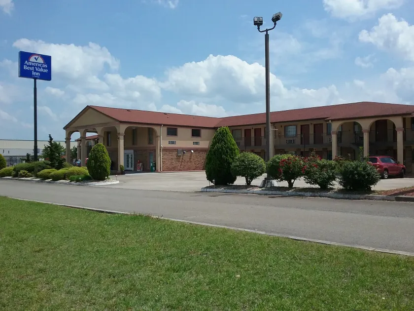 Americas Best Value Inn Blue Ridge - Image 1