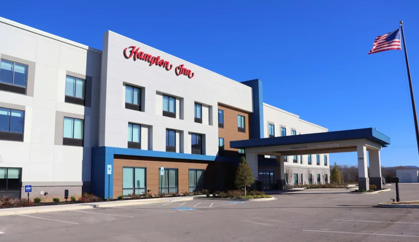Hampton Inn McMinnville - Image 1