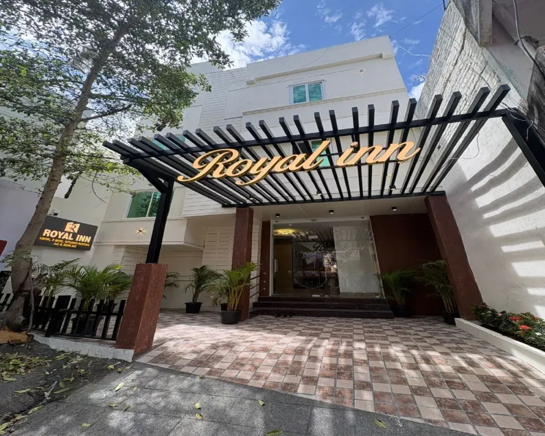 Hotel Royal Inn Near US Consulate, Apollo Hospitals - Image 1