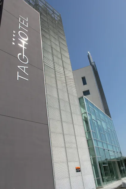 Tag Hotel - Image 1