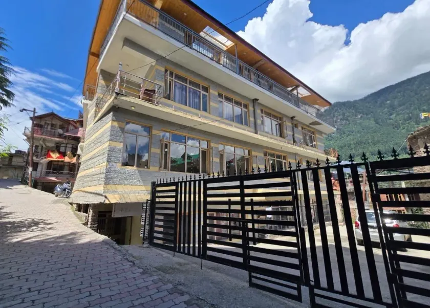 Hotel The Destination Manali 850m from Mall Road - Image 1