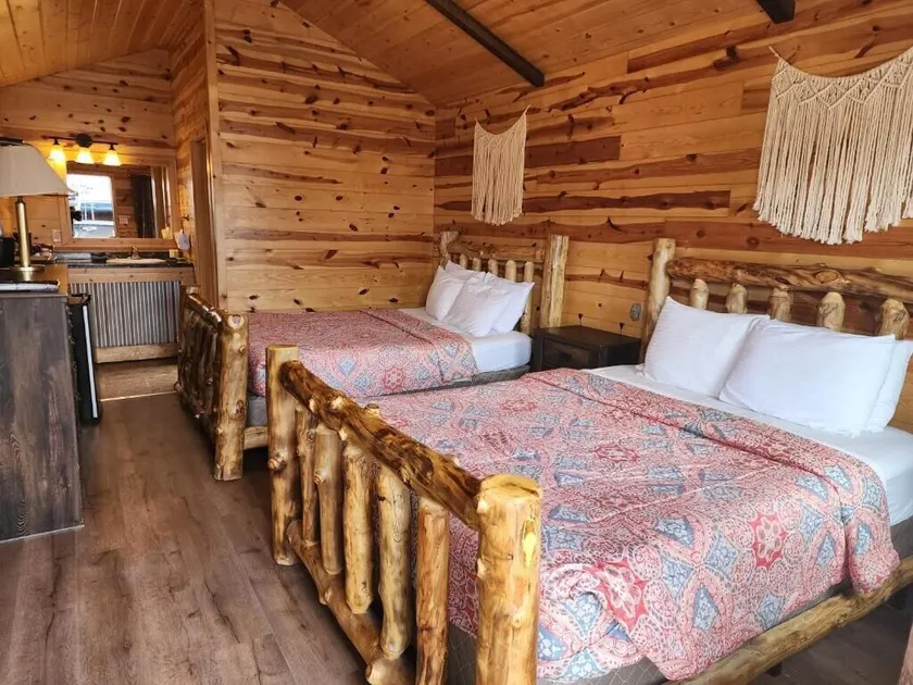 Bryce Valley Lodging - Image 1