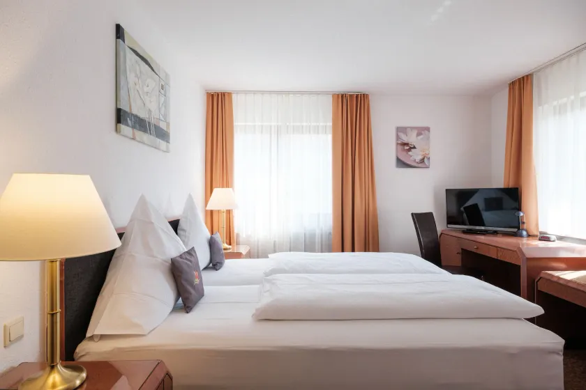 Hotel Flora Möhringen - Image 1