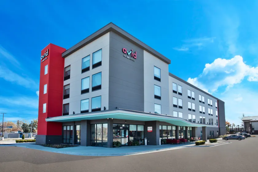 avid hotels - Detroit - Warren by IHG - Image 1