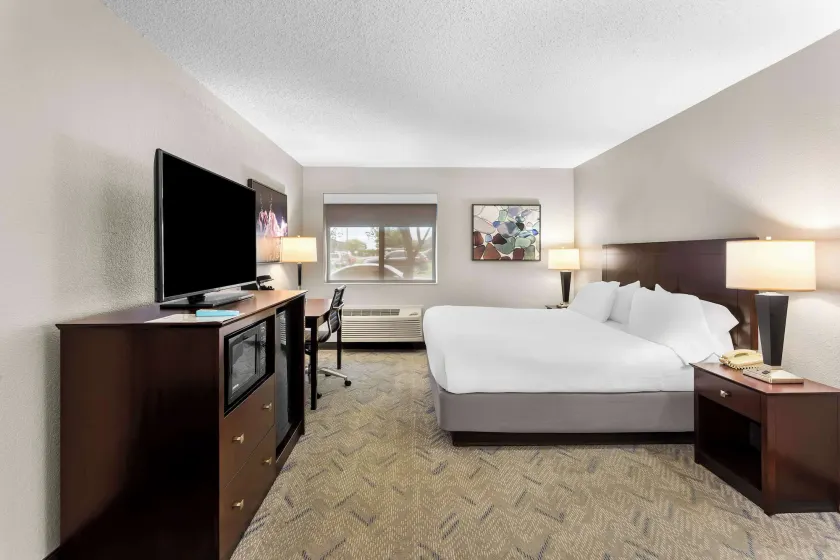 Best Western Oswego Hotel - Image 1
