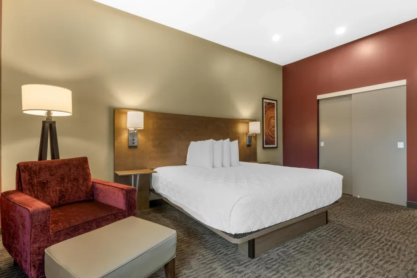 Best Western Plus Dauphin - Image 1
