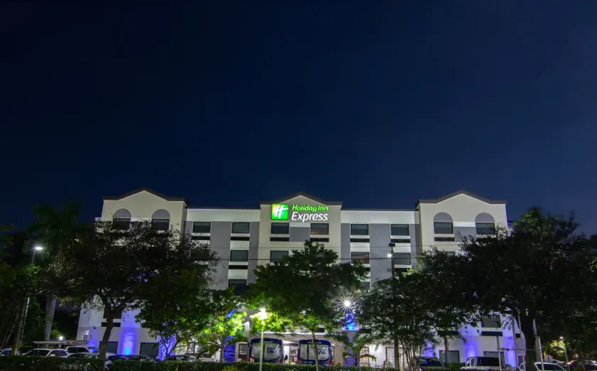 Holiday Inn Express and Suites Fort Lauderdale Airport West by IHG - Image 1