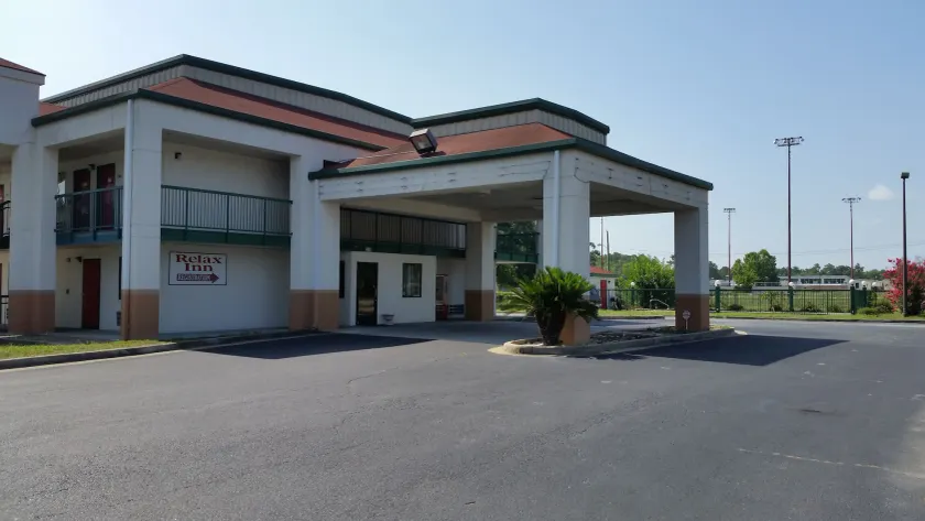 Relax Inn - Image 1
