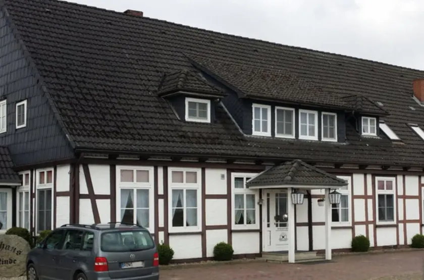 Landgasthaus Hotel Zur Alten Linde - Image 1