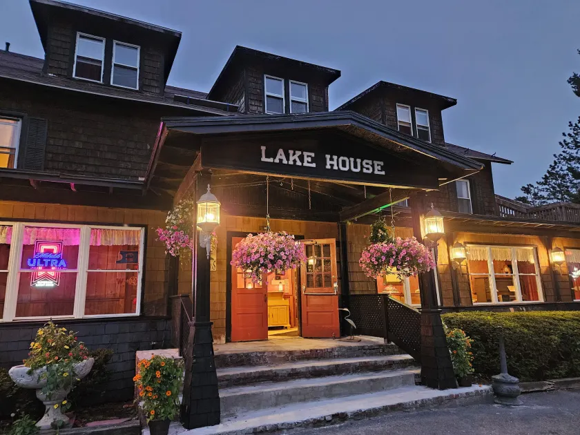 Lake House - Image 1