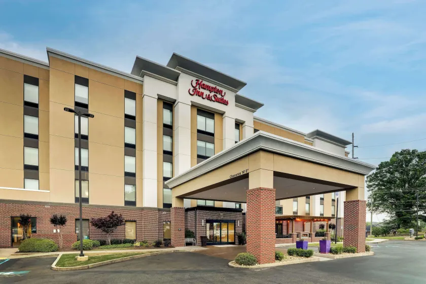 Hampton Inn & Suites Rome - Image 1