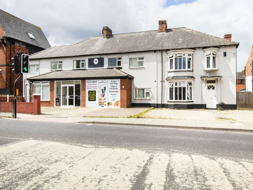 The Longlands Hotel - Image 1