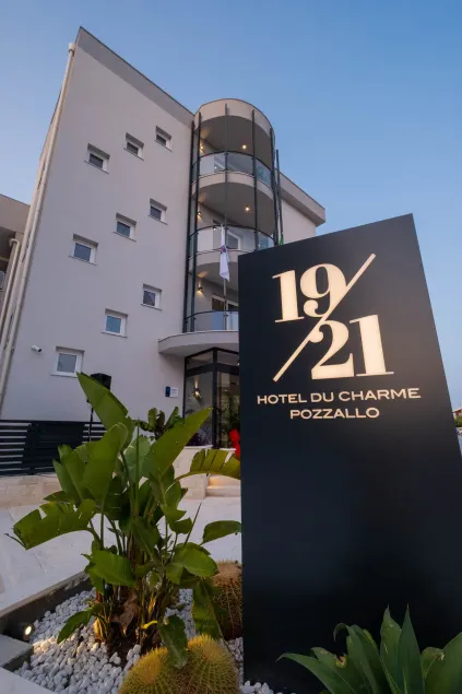 Hotel 1921 - Image 1