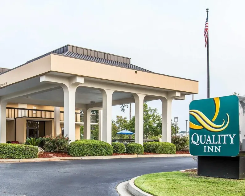 Quality Inn At the Mall - Valdosta - Image 1