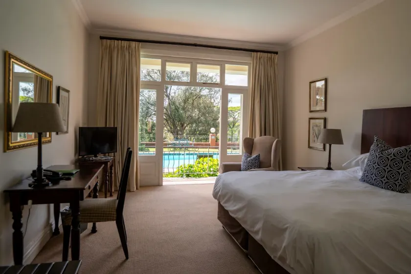 Redlands Hotel - Image 1