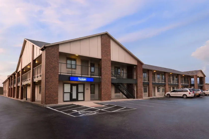 Travelodge by Wyndham Wellington - Image 1