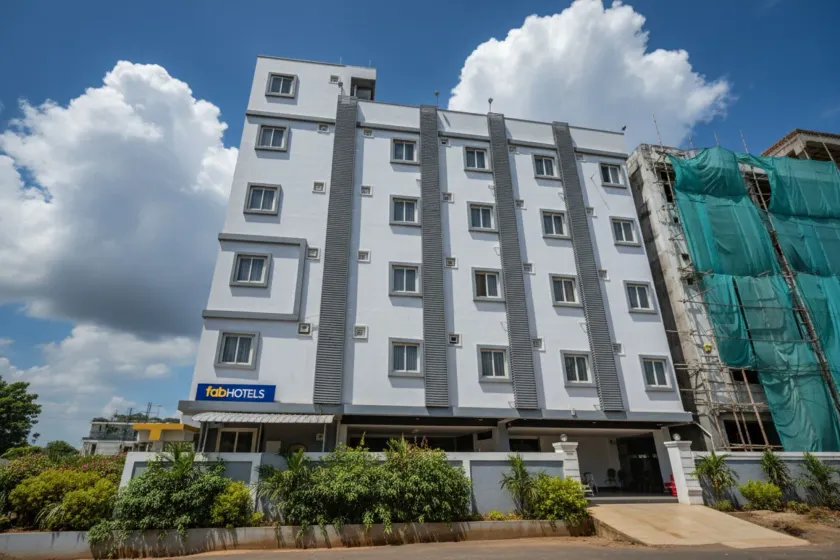 Super Townhouse IKON SUITES - Image 1