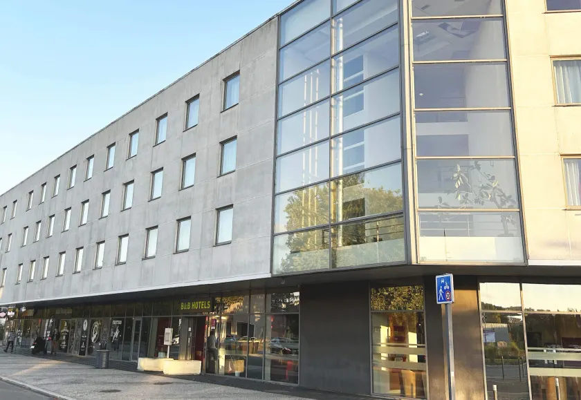 B&B HOTEL Maubeuge Gare - Image 1