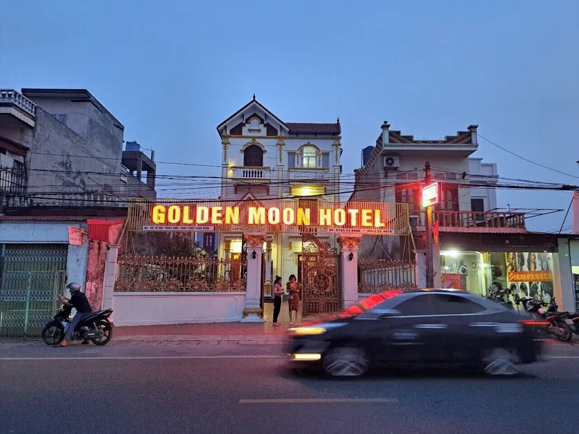 Golden Moon Hotel TP - Image 1