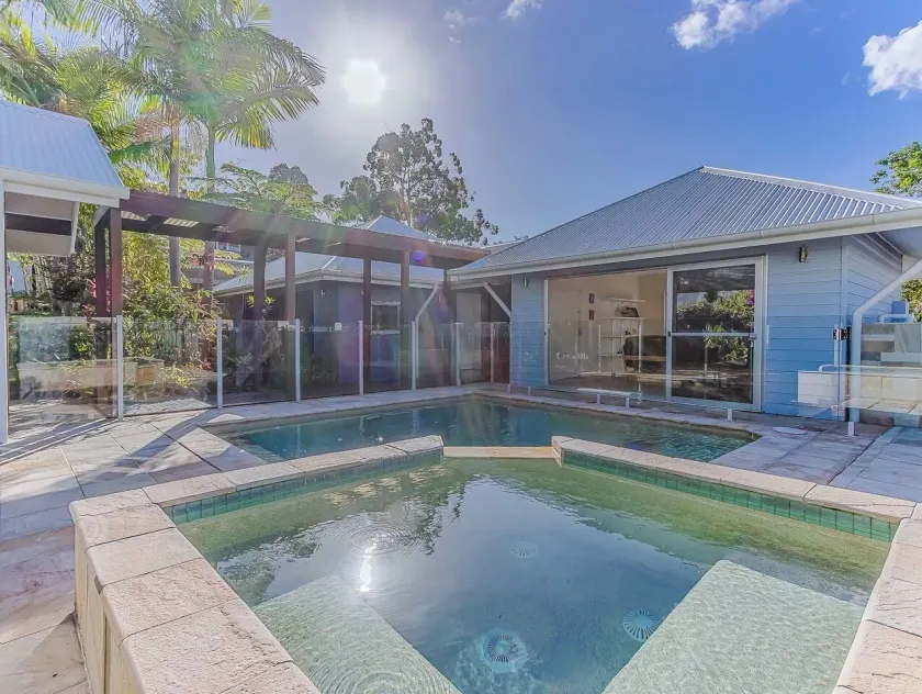 Macadamia Ocean Escape - Image 1
