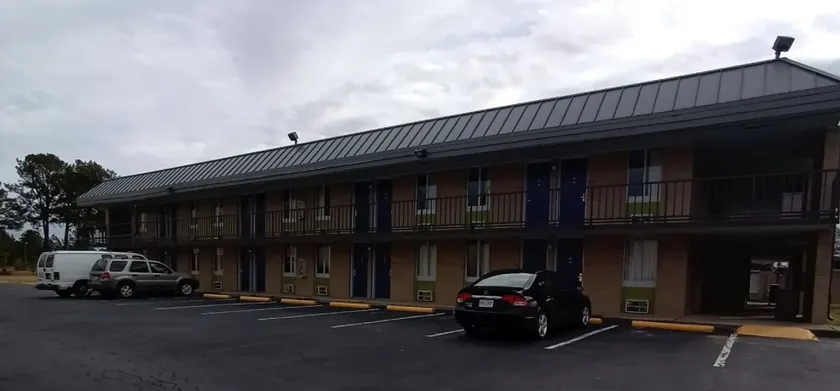 Travelodge by Wyndham Petersburg - Image 1