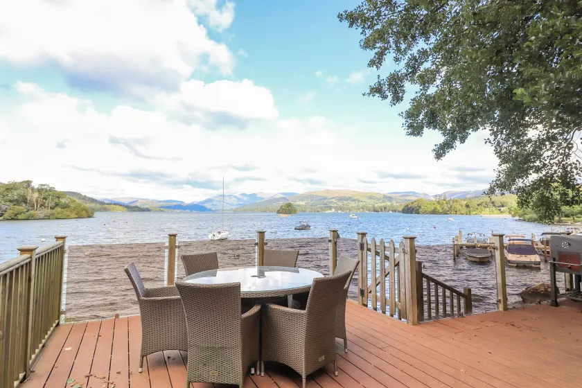 Lakeside Lodge - Image 1