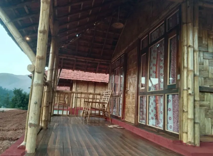 Deomali Desia Eco Stays - Coin salon dans le hall