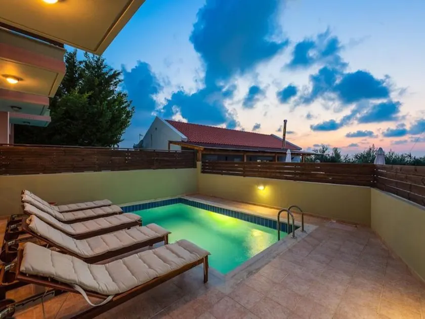 Villa Nefeli - piscine privée, vue mer, village de Loutra, Crète nord-ouest - Image 1