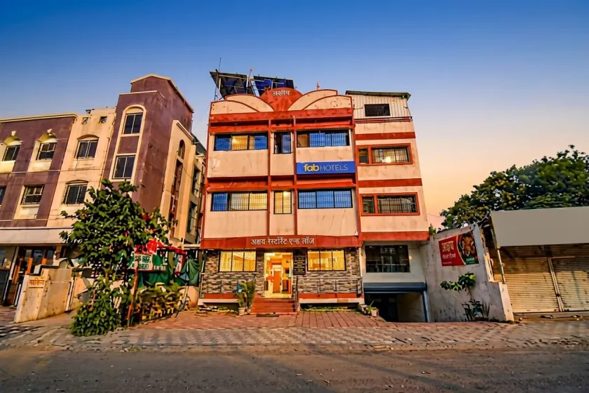 FabHotel Akshay Inn - Image 1