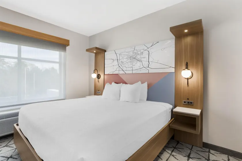 Best Western Plus Rose City Conference Center Inn - Image 1