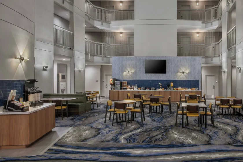 Fairfield Inn & Suites Oakland Hayward - Image 1