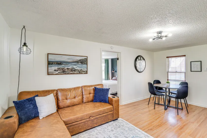 Jefferson City Bungalow: Hot Tub & Patio! - Image 1