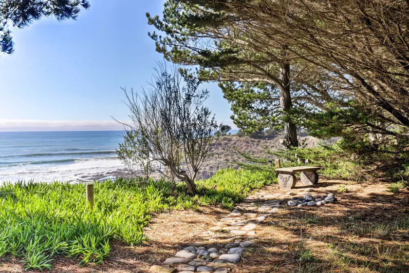 Oceanfront Point Arena House w/ Lovely Deck! - Interior