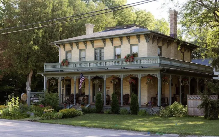 Iron Amethyst Inn   Boutique Hotel - Image 1