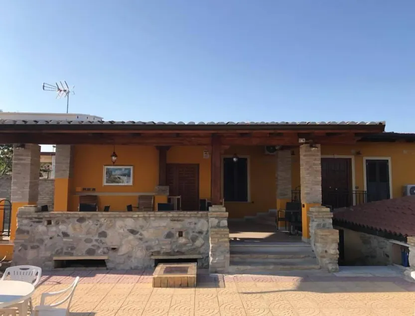 Eleven Bed & Breakfast - Image 1