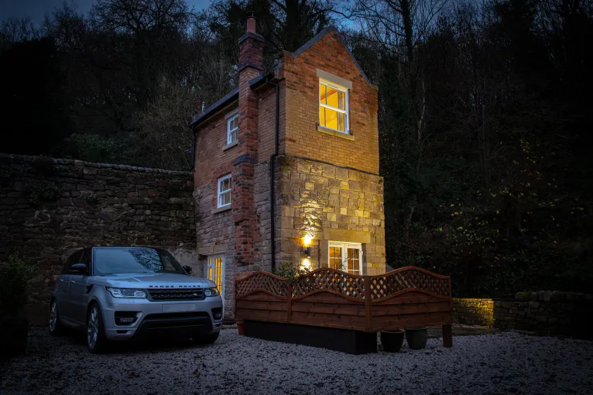 Robin Hood Tower - Image 1