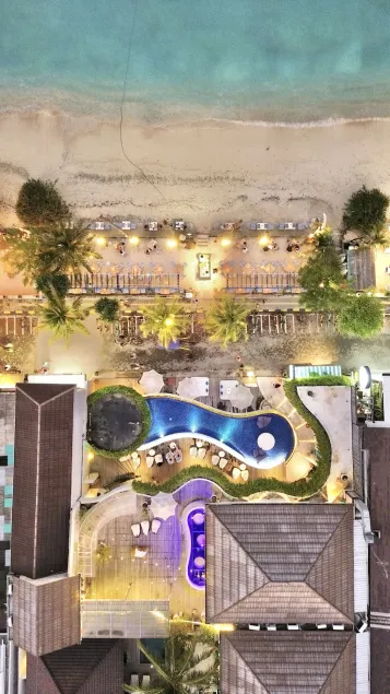 The Beach House Resort - Image 1