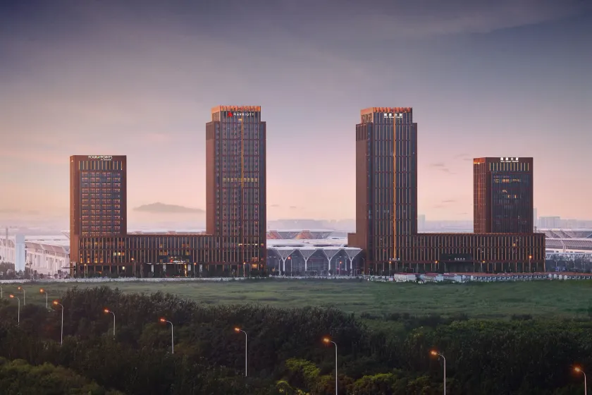 Tianjin Marriott Hotel National Convention and Exhibition Center - Image 1