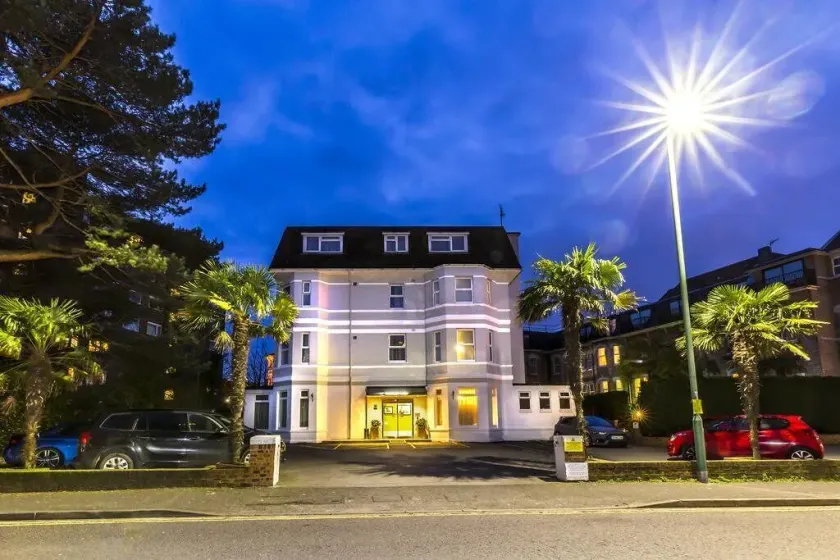 Connaught Lodge - Image 1