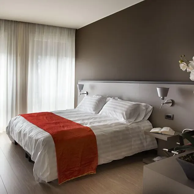 Zara Rooms & Suites - Image 1