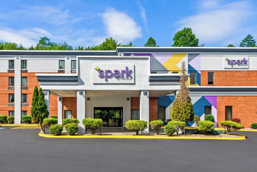 Spark by Hilton Lexington - Image 1