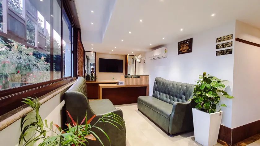 Aura Rooms - Reception