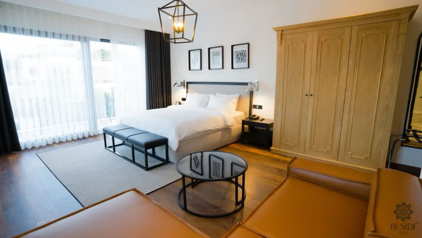 Be Side Hotel - Image 1