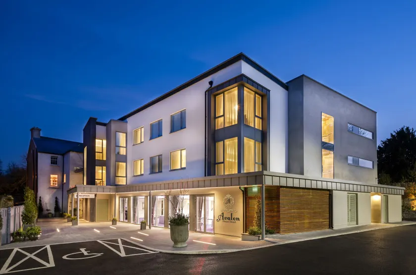 Avalon House Hotel - Image 1