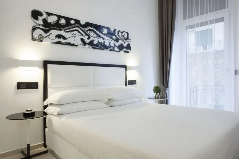 LHP Suite Napoli Parco Margherita - Image 1